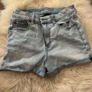 Light washed short Jean shorts